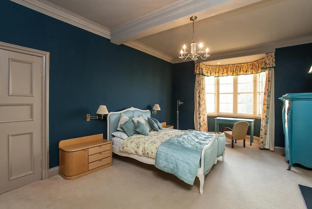Contatos de The Ramsay Castle View Residence